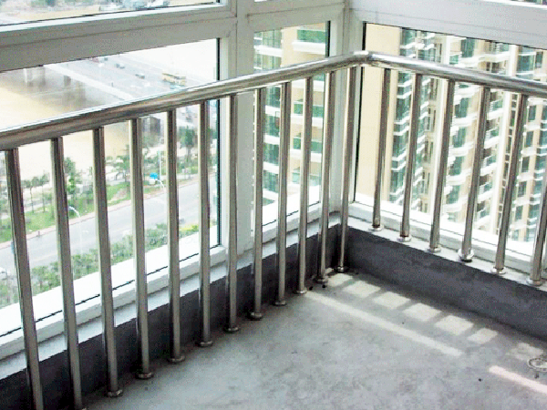 不銹鋼陽臺護欄